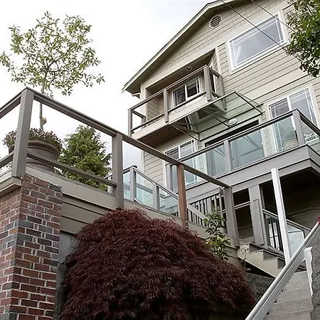 Sleeping Bulldog Bed & Breakfast
